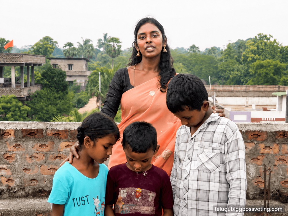 Illustrated portrait of Rajakumari Dayana with her three children on the roof of the house she built