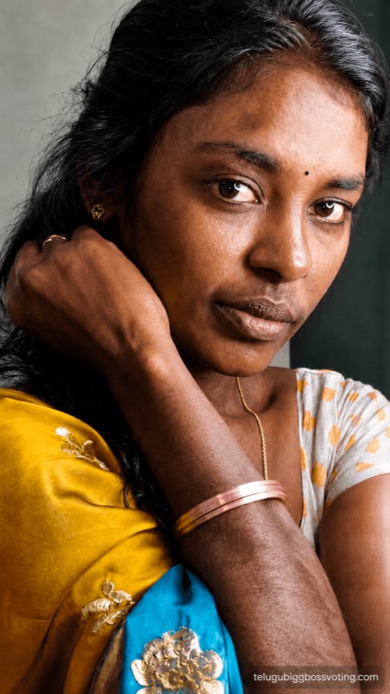 Illustrated portrait of Rajakumari Dayana, the no-filter Instagram creator, in a yellow saree
