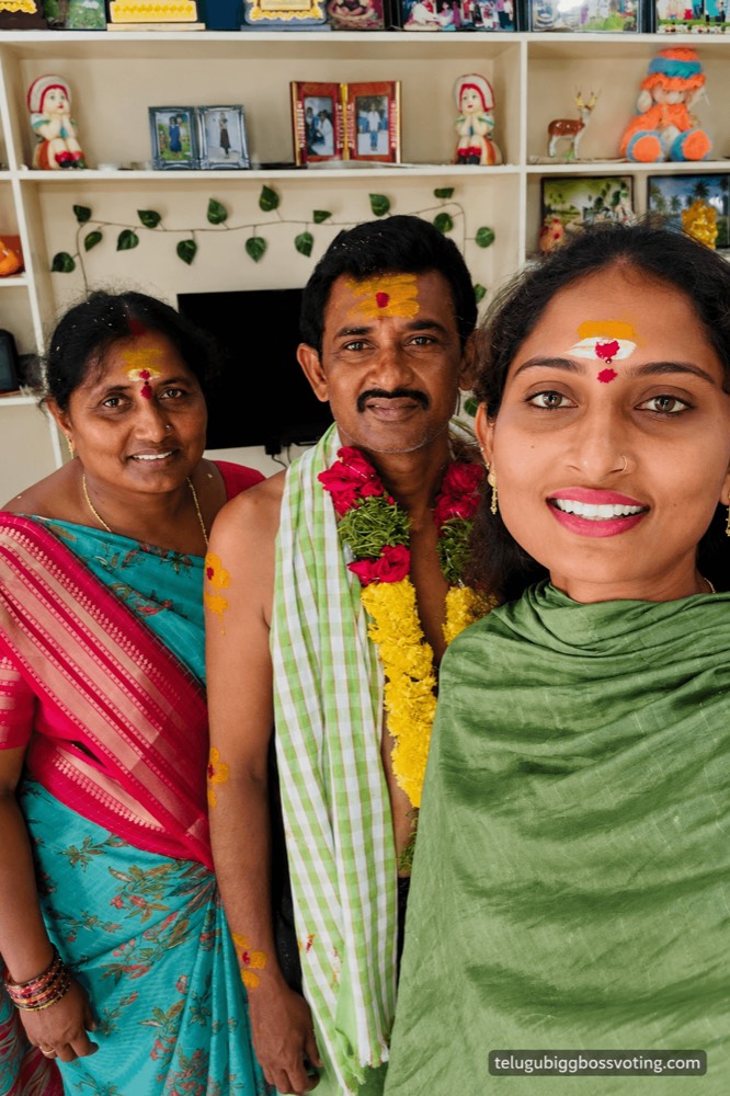 Illustrated portrait of Singer Jhansi with her parents at home during a festival